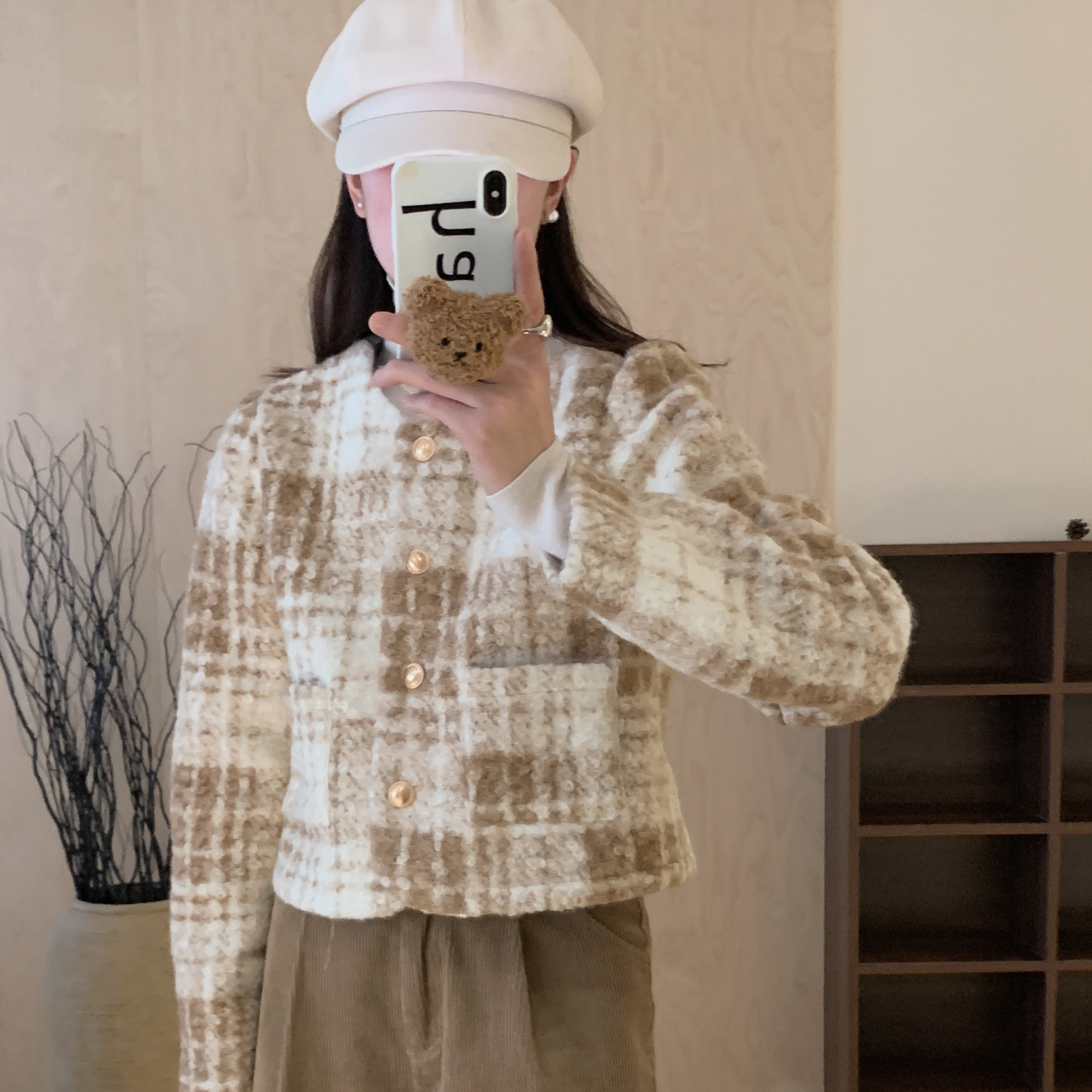 Real shot simple round neck classic plaid short coat