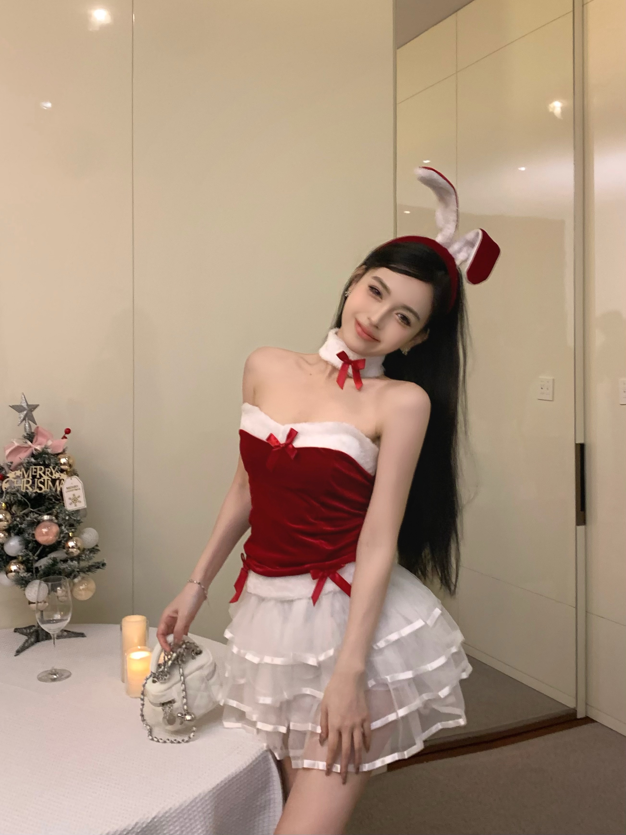Real shot of Christmas atmosphere slim-fitting bow-stitched tube top top mesh cake skirt two-piece set