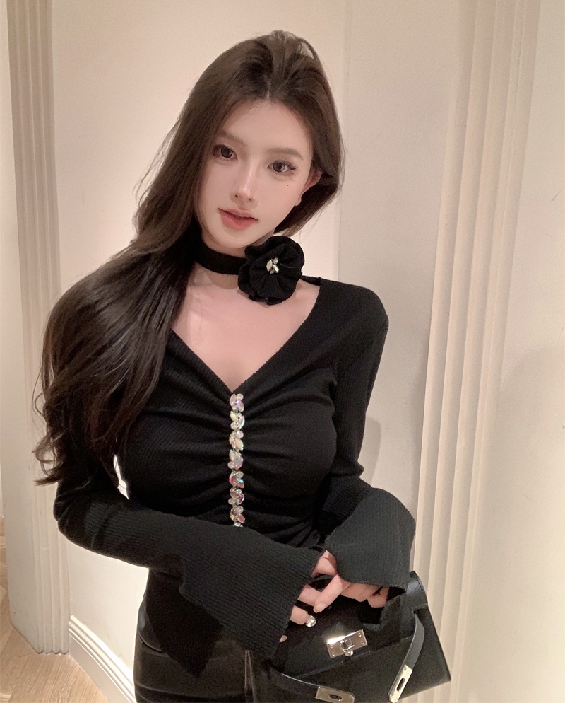 實拍 秋冬純欲辣妹v領拼接花朵修身不規則長袖T恤打底衫上衣