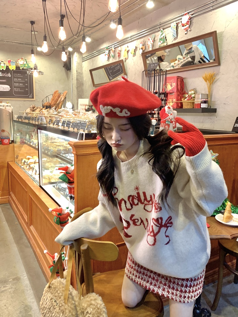 Real photo of sweet Christmas suit for women in winter lazy style soft sweater loose thick top