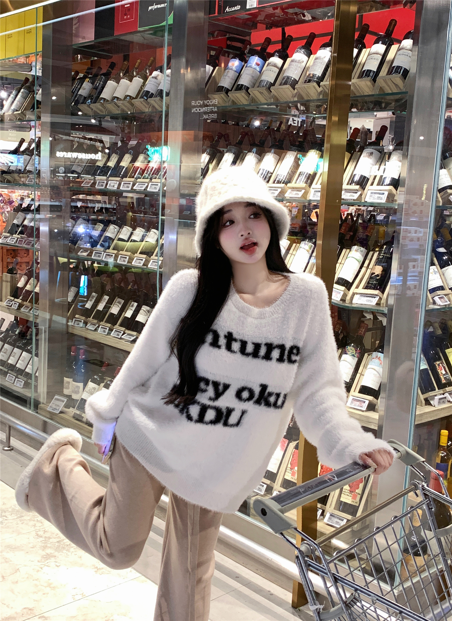 Actual shot ~ Round neck mohair white long-sleeved top for women 2023 new autumn and winter lazy style soft and waxy sweater