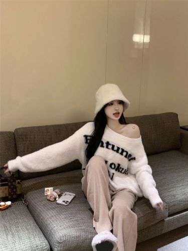 Actual shot ~ Round neck mohair white long-sleeved top for women 2023 new autumn and winter lazy style soft and waxy sweater