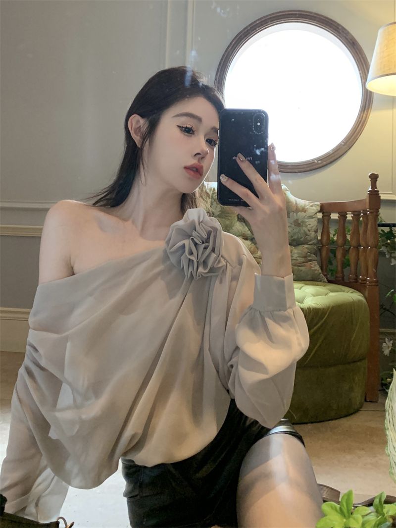 實拍~時尚設計感立體花朵斜領露肩T恤性感微透優雅氣質顯瘦上衣