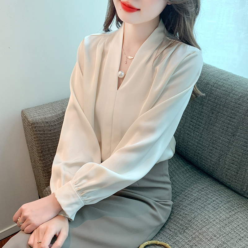 實拍2024春季氣質襯衫女簡約長袖高端雪紡衫上衣加珍珠吊墜