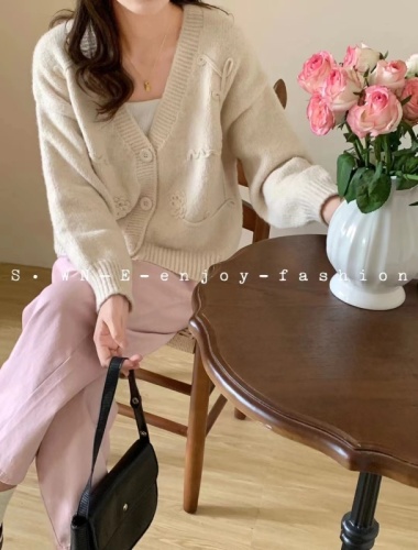 BB家 韩系 甜美玫瑰花纹针织毛衣开衫厚款短款V领纯色显高二8分女