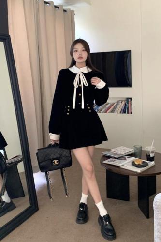 Actual shot ~ Autumn and winter new style rich girl-like two-wear velvet top + pleated skirt suit