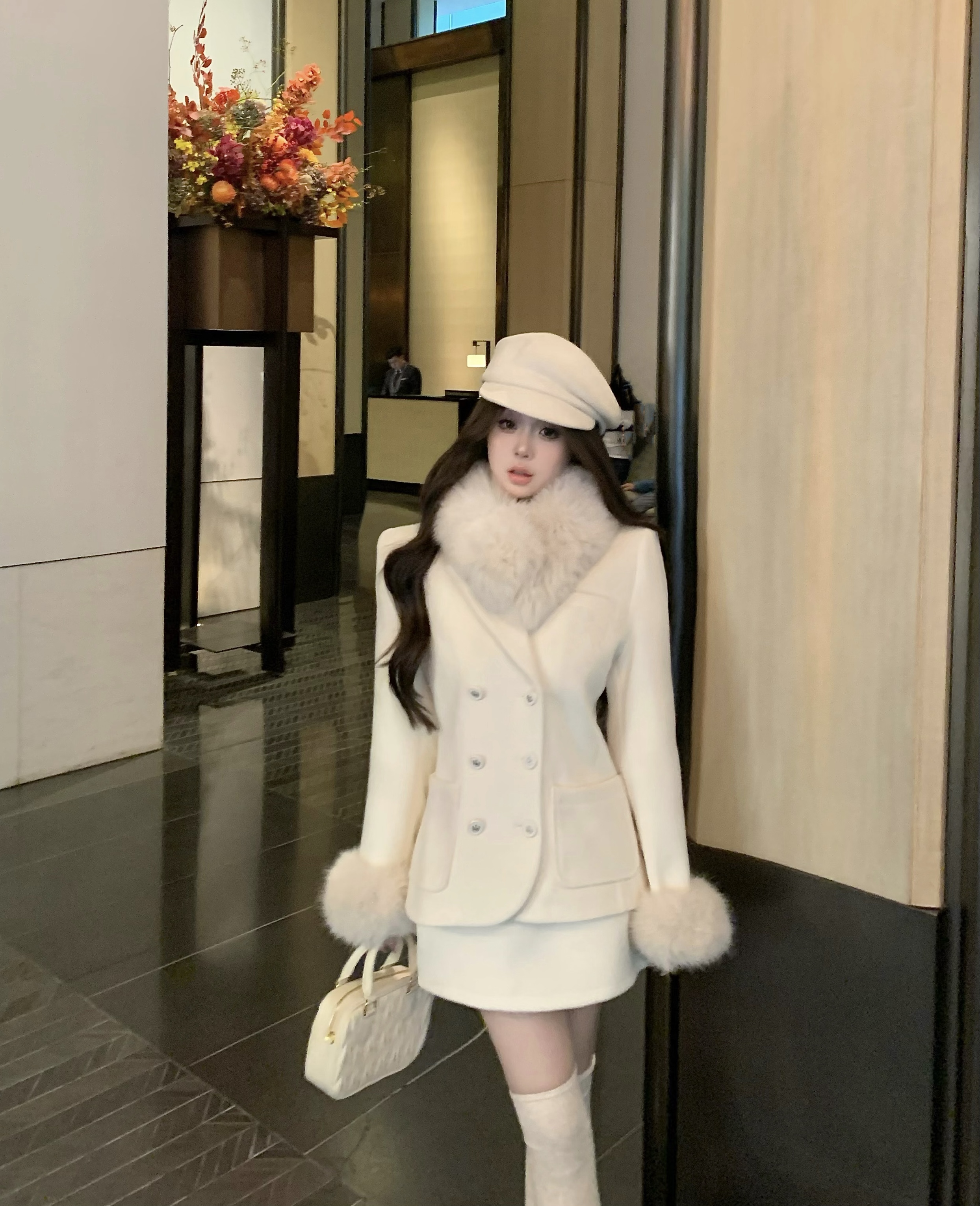 秋裝新款奶白色學院風短款毛領夾棉西裝呢子外套半身裙套裝