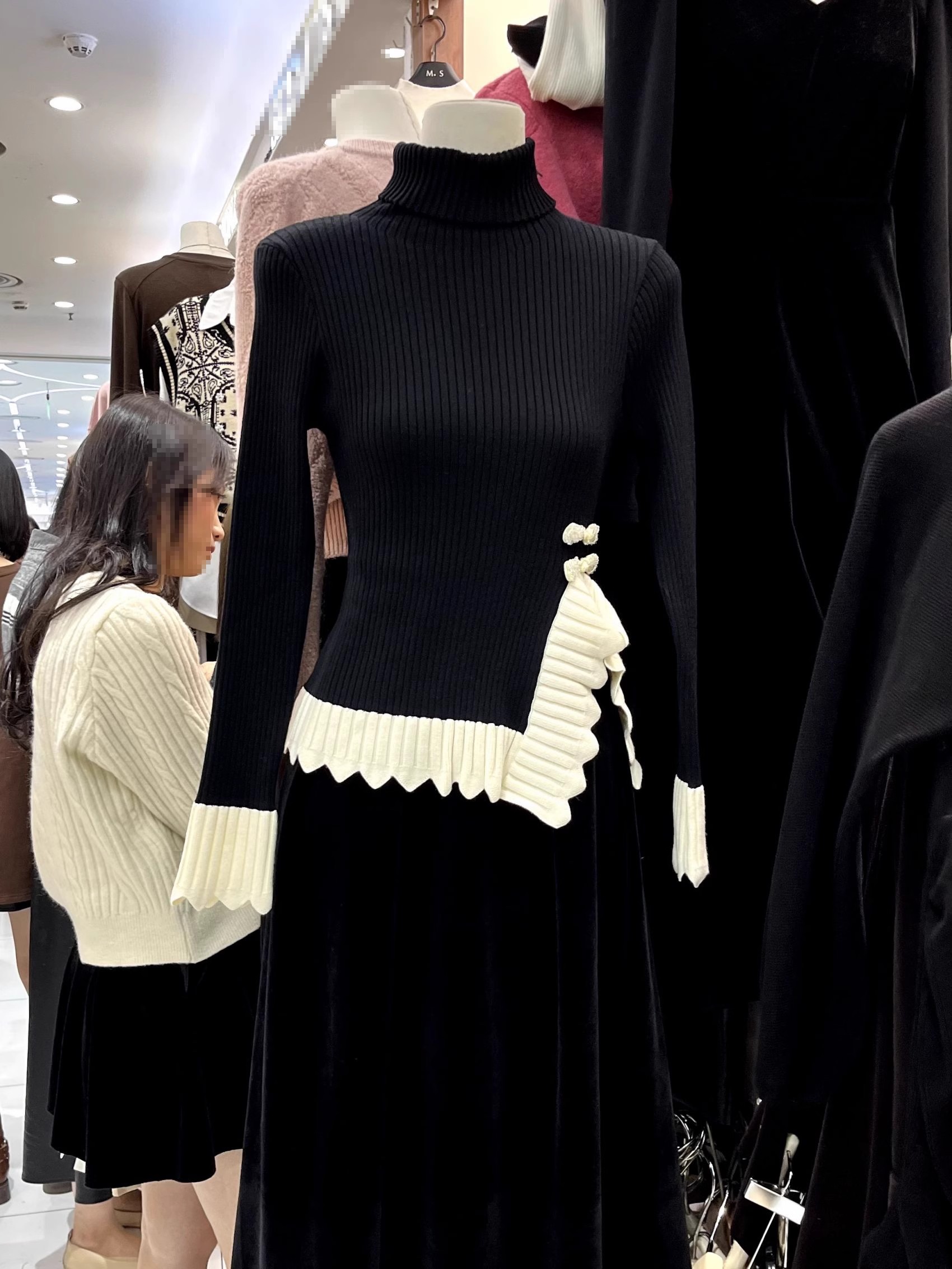 2023 New Chinese Style Contrast Color Stitching High Neck Sweater Women's Winter Design Irregular Bottoming Top