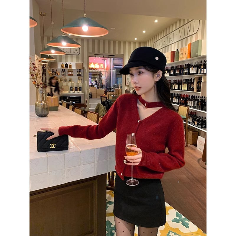 陳大鈺 紅色聖誕毛衣女秋冬高級感內搭掛脖上衣設計感v領針織開衫