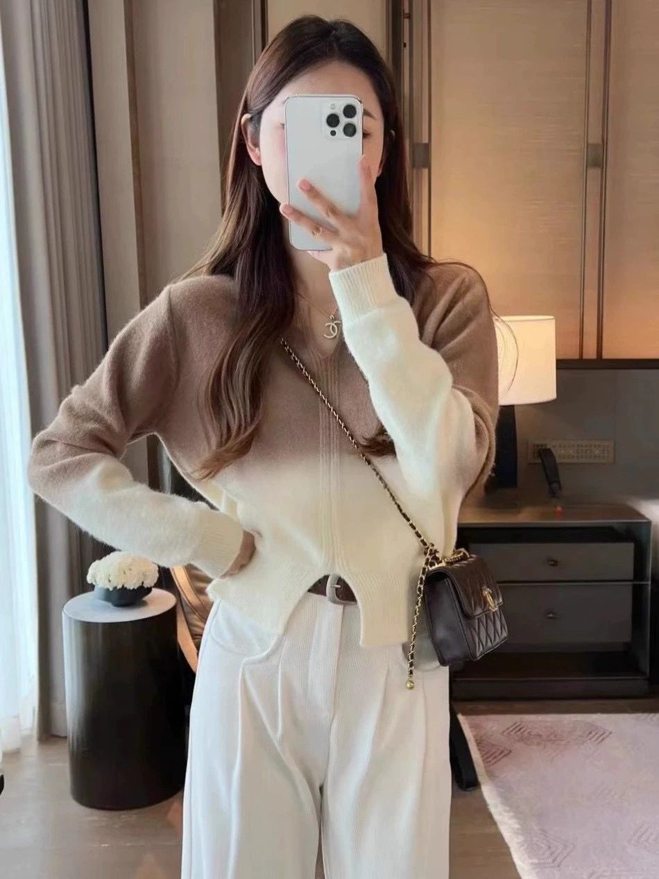 2023軟糯甜美拼色V領毛衣女秋冬慵懶風溫柔洋氣長袖針織衫上衣潮