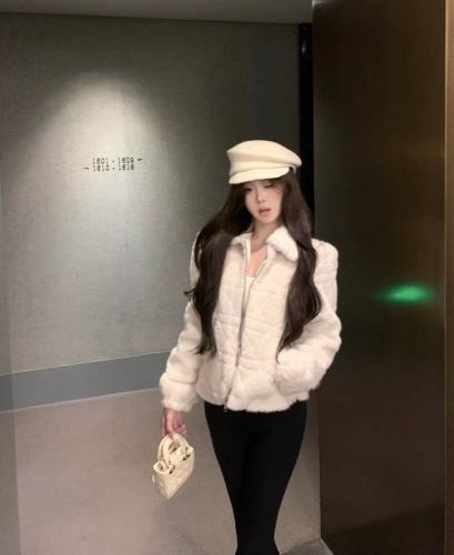 White eco-friendly mink fur coat for women winter new style plaid lapel short fur top