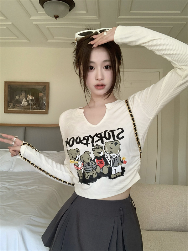 實拍卡通印花V領長袖T恤女裝2023新款秋冬內搭打底衫短款上衣