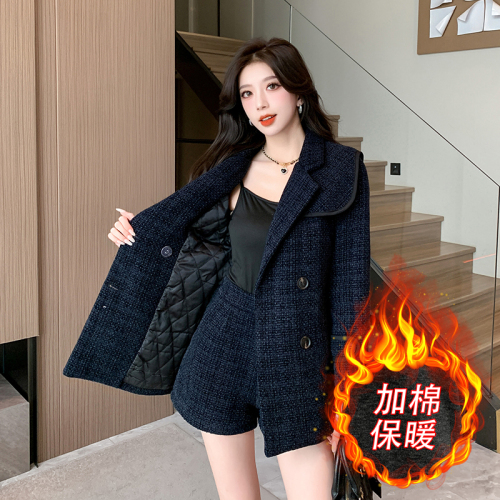 Real shot  quilted thickened small fragrance Hepburn style age-reducing slimming high-end woolen jacket + shorts set