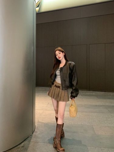 Real shot of brown leather jacket, new autumn short coat, American hot girl temperament top