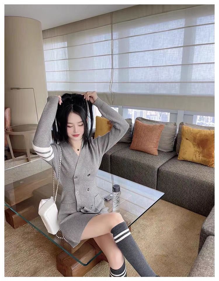 小個子v領修身毛衣打底包臀短裙子秋冬長袖收腰小香風針織連衣裙