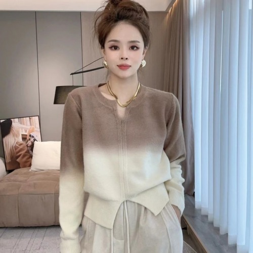 European soft, waxy, sweet, color-blocked V-neck sweater for women, autumn and winter, lazy style, gentle, western style, age-reducing knitted sweater top, trendy