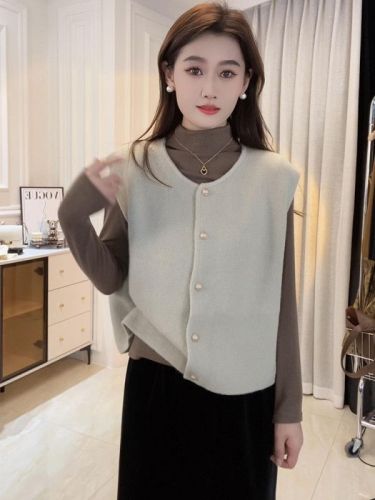 Xiaoxiangfeng sleeveless solid color single-breasted vest for women autumn and winter slimming knitted vest fashionable and versatile top trendy