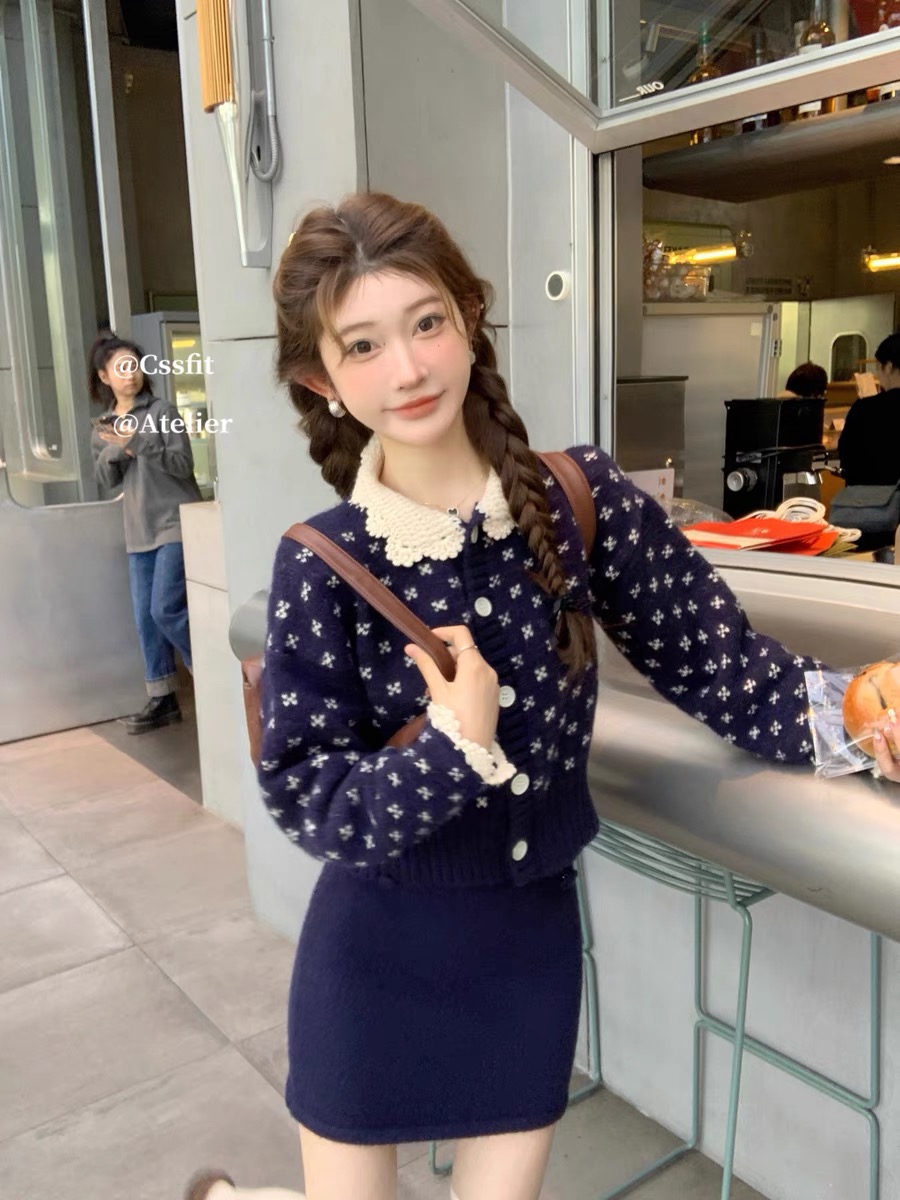 蕾絲花邊娃娃領毛衣外套女秋冬新款聖誕款時尚減齡小香風針織開衫