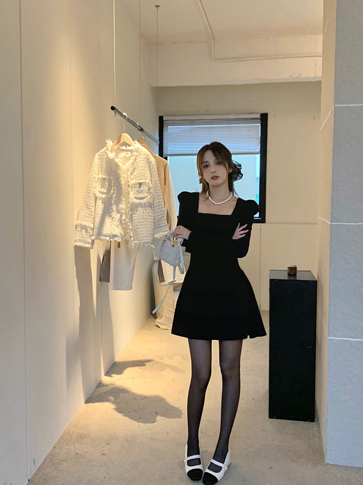 鹿子瑤LUZIYAO千金小黑裙公主連衣裙女秋冬大衣內搭方領修身裙蓬
