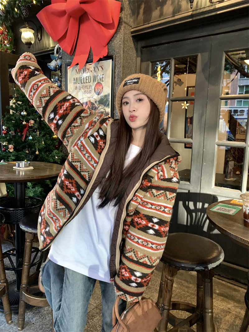Real shot of Maillard wearing a lamb wool jacket 2023 new winter hooded ethnic style warm top
