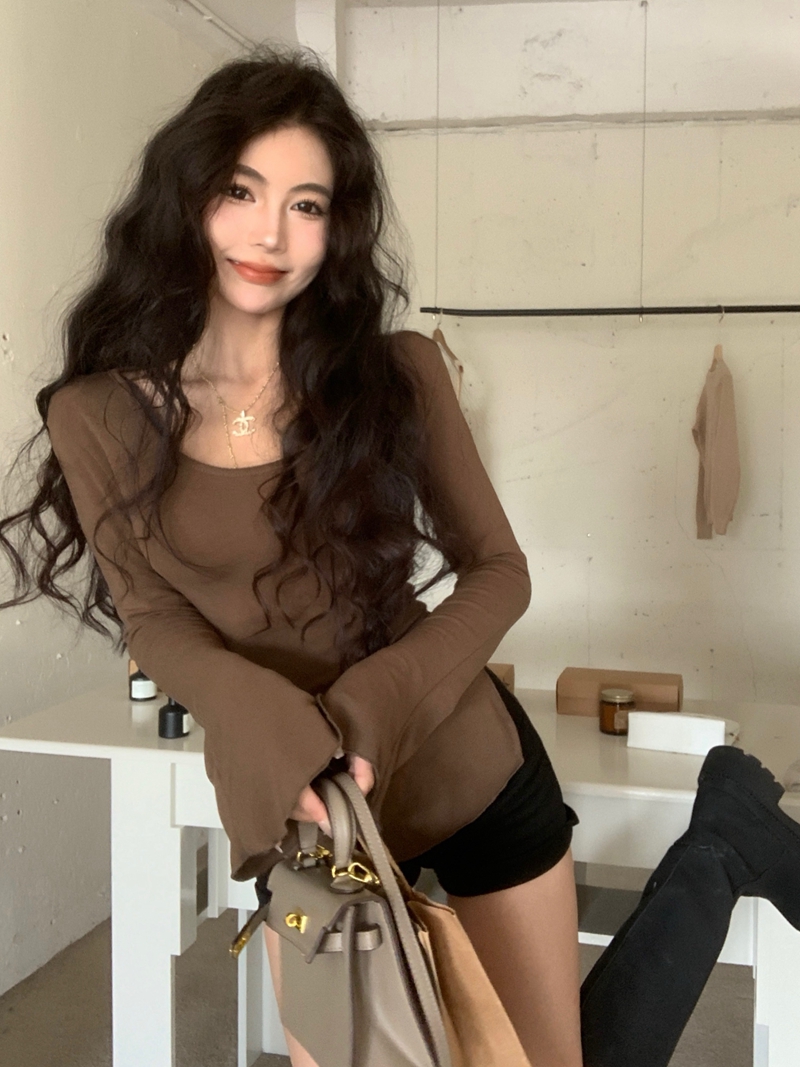 實拍秋冬喇叭袖性感加絨打底衫女設計感修身顯瘦內搭墊肩上衣