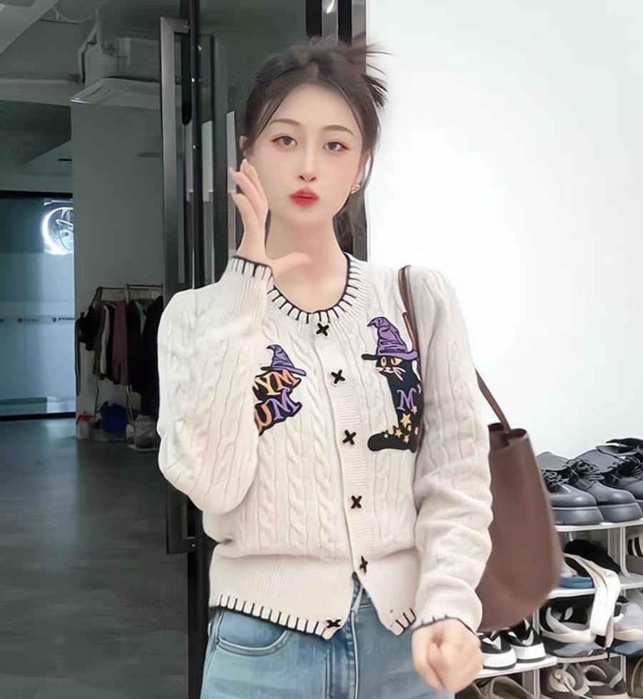 張元一女裝同款聖誕毛衣女秋冬季復古圓領針織衫茶里茶氣別致上衣