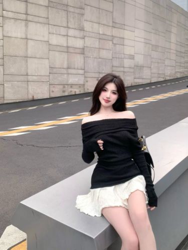 Actual shot~Designed one-shoulder knitted sweater dress for women in autumn and winter niche stitching skirt skirt