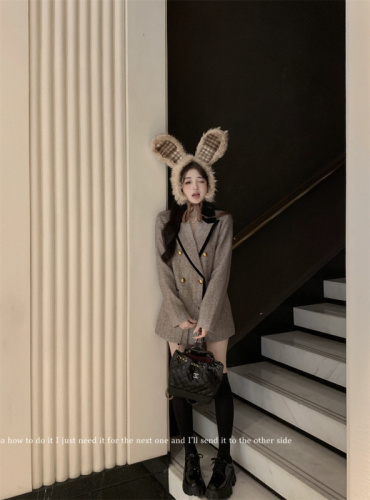 Actual shot of college-style suit and woolen jacket, female Qiu Mailard wearing a high-end, elegant, casual and loose top