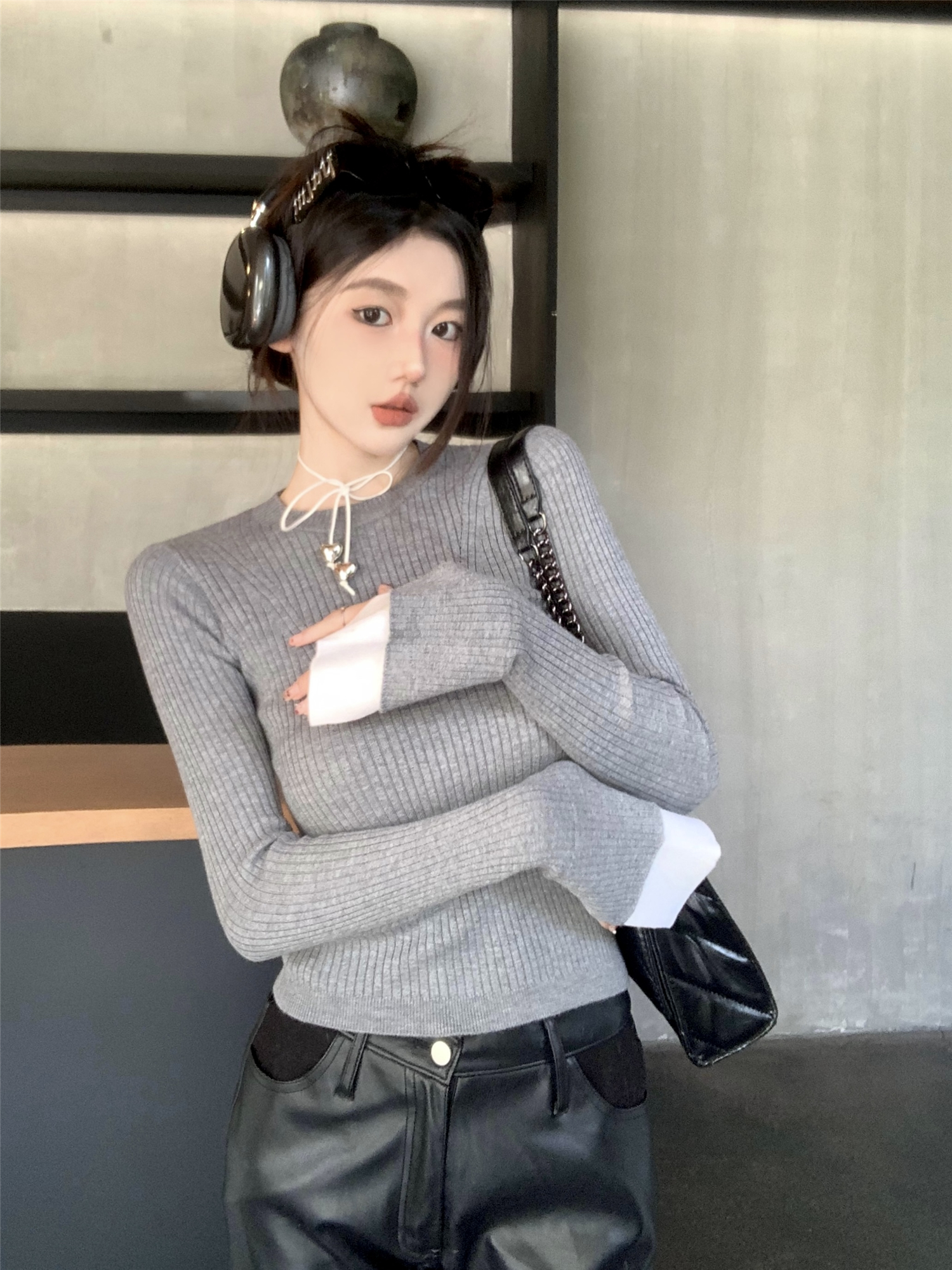 實拍~百搭袖口拼接針織衫女秋冬圓領修身小眾設計感打底上衣