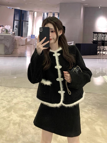 2023 Autumn and Winter Women's Fashionable Rich Style Fashionable Style Coat