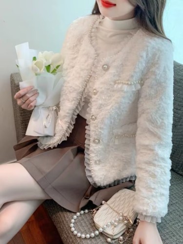 Xiaoxiangfeng lamb wool jacket for women in autumn and winter new Korean style high-quality lace beaded imitation fur jacket top