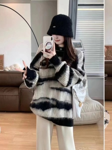Autumn French niche salt style foreign style sweet and cool casual atmosphere striped knitted sweater