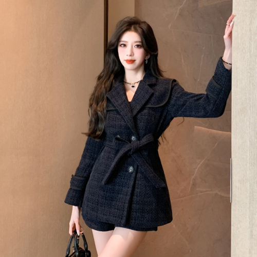 Real shot  quilted thickened small fragrance Hepburn style age-reducing slimming high-end woolen jacket + shorts set