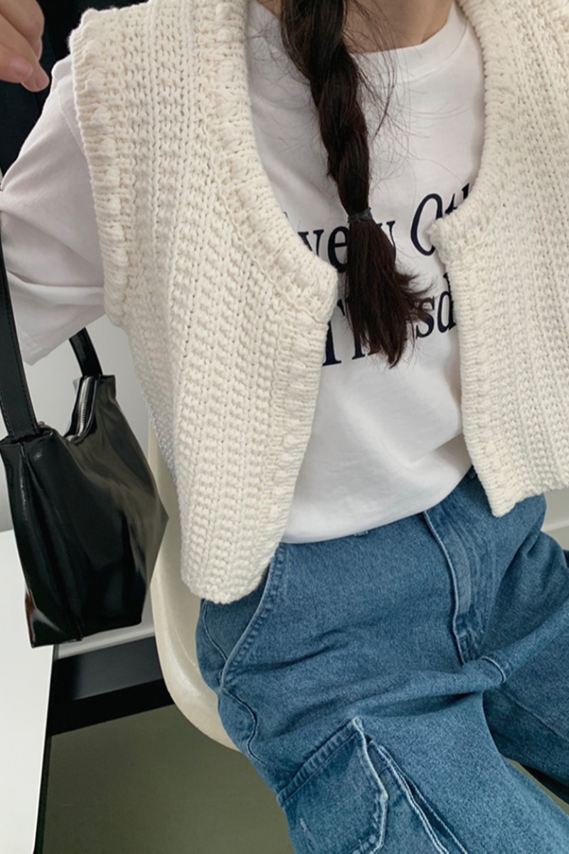 Redlisa fashionable solid color simple knitted vest early autumn new style waistcoat short versatile coat women's vest trend