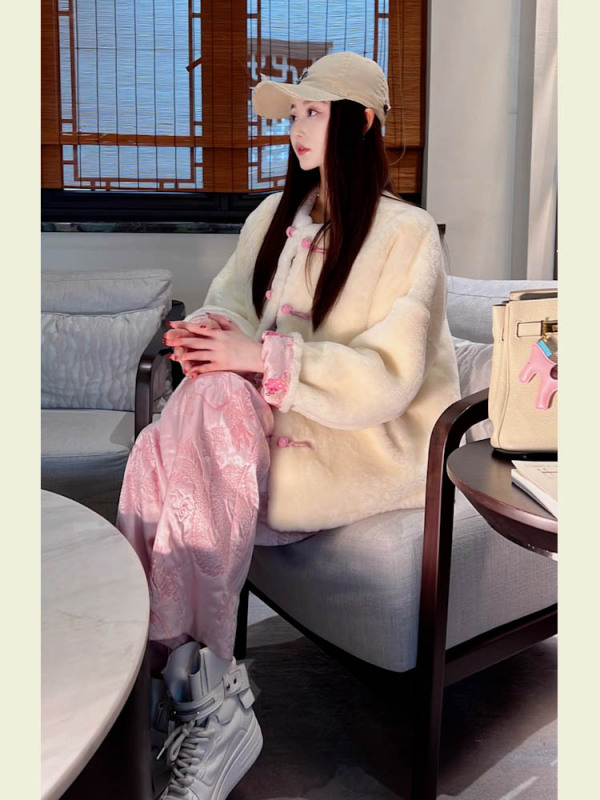Winter high-end new Chinese style Tang suit with buckle mink velvet jacket lamb wool thickened women's clothing autumn and winter