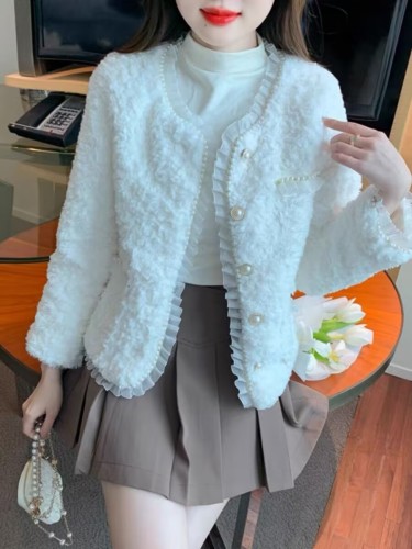 Xiaoxiangfeng lamb wool jacket for women in autumn and winter new Korean style high-quality lace beaded imitation fur jacket top