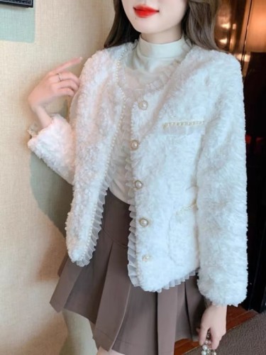 Xiaoxiangfeng lamb wool jacket for women in autumn and winter new Korean style high-quality lace beaded imitation fur jacket top