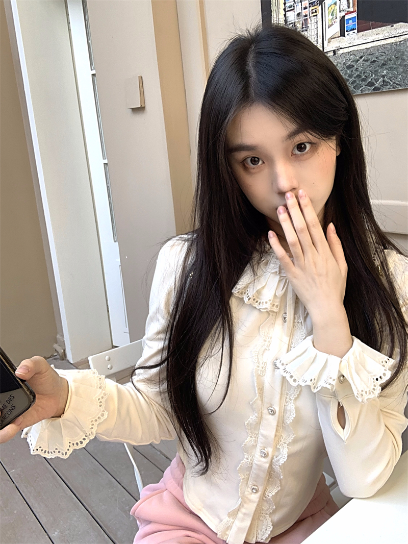 實拍 小香蕾絲花邊修身宮廷風上衣