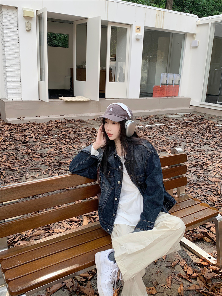 Real shot American retro fashion distressed jacket loose slimming versatile niche tops