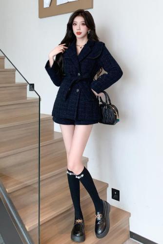 Real shot  quilted thickened small fragrance Hepburn style age-reducing slimming high-end woolen jacket + shorts set