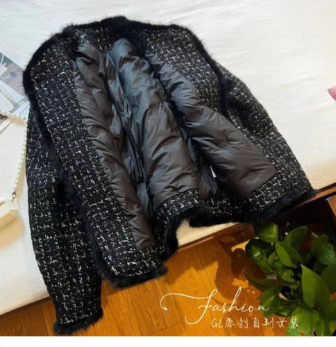 Temperament small fragrance jacket for women winter 2023 fashionable mink fur age-reducing slimming top