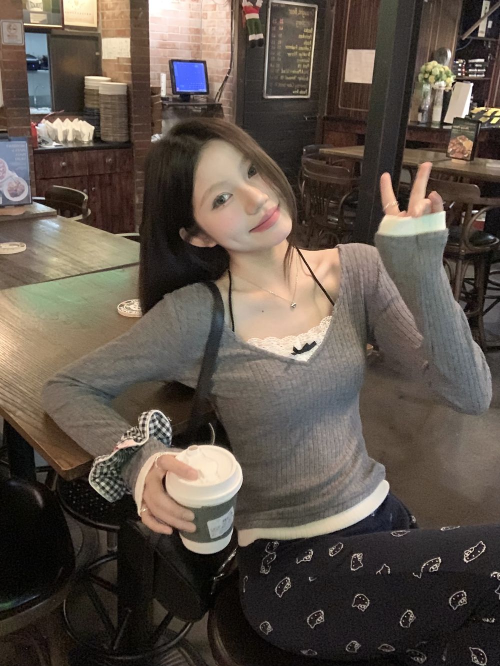 實拍三標齊蕾絲拼接設計感灰色打底衫女