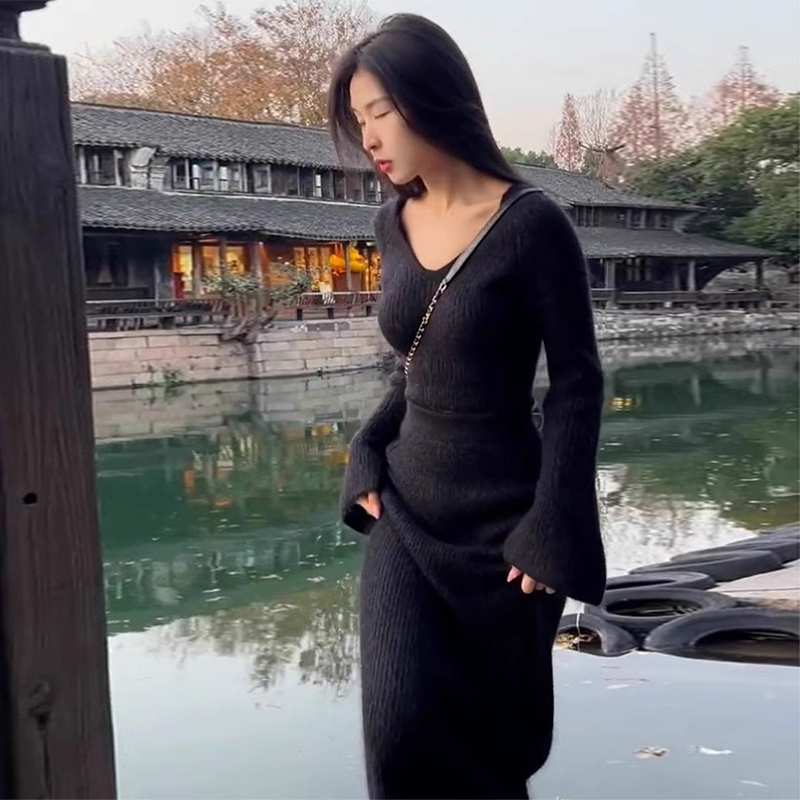 黑色毛衣針織連衣裙子2023秋冬季新款女裝小個子兩件套裝內搭長裙