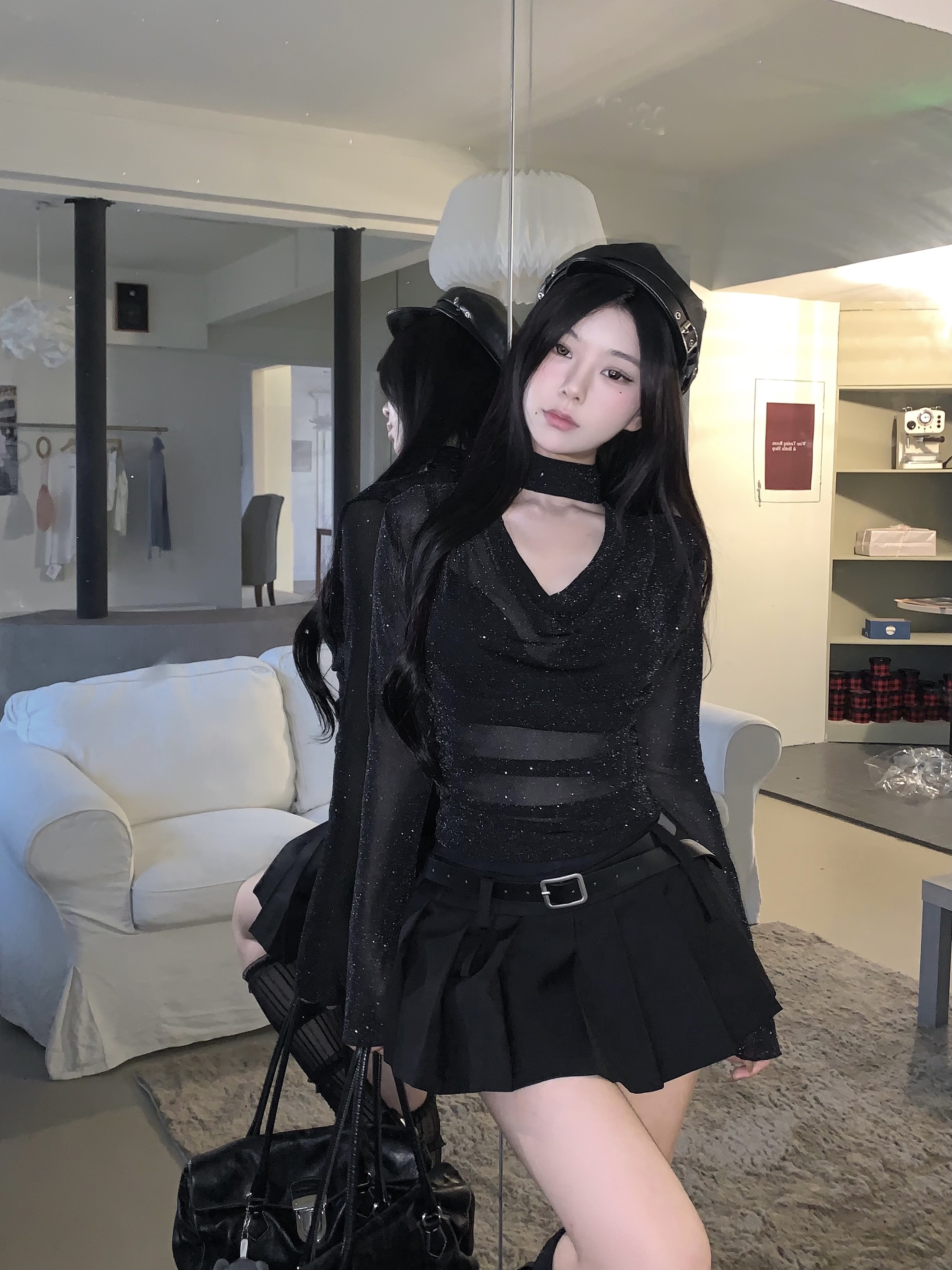 實拍~重工亮片微透v領長袖上衣女性感辣妹修身短款內搭打底衫