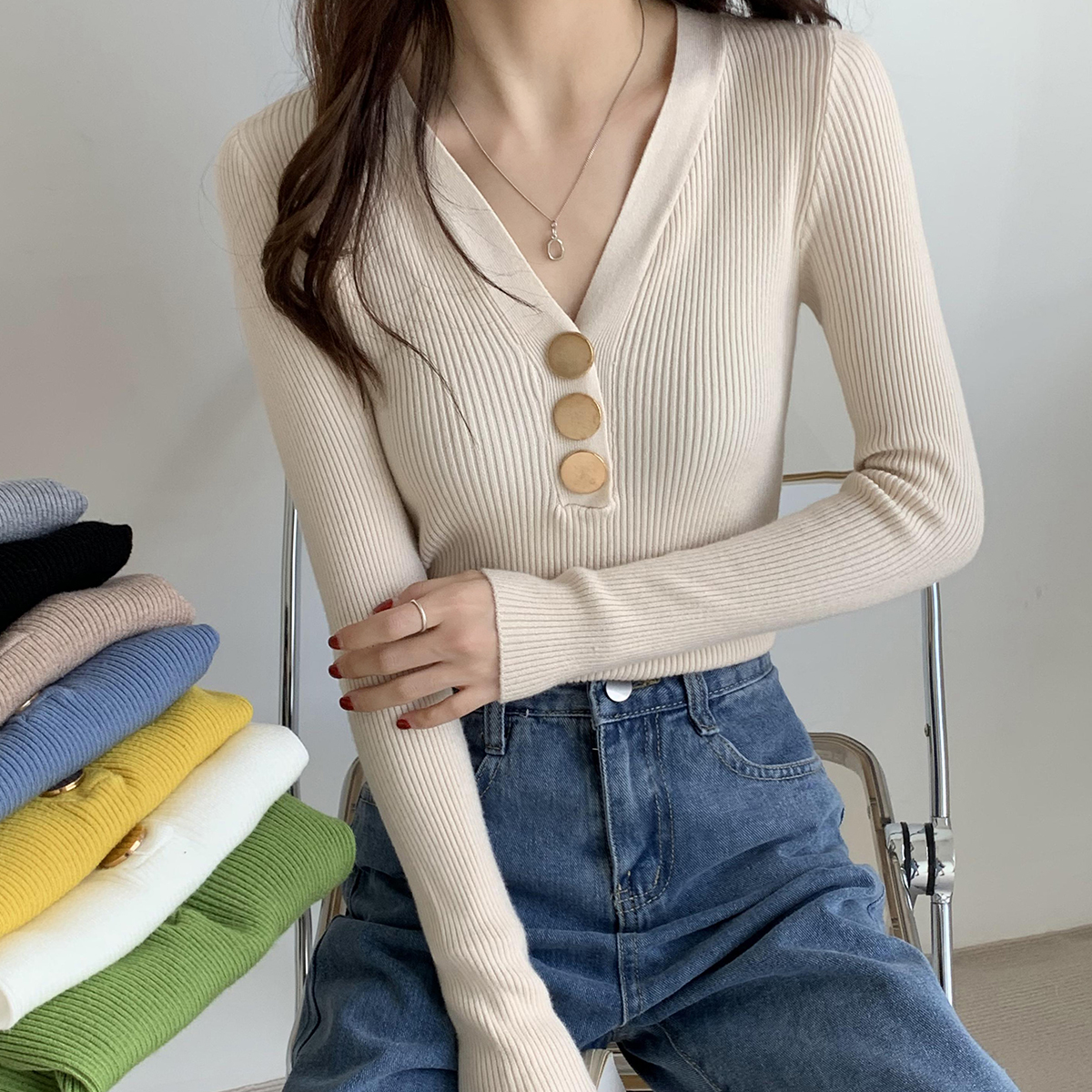 Actual shot of 2023 new V-neck bottoming sweater with metal buttons Korean style tight fashion knitted top for women to look slim