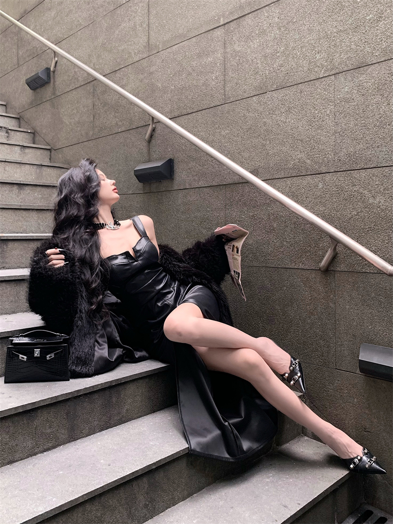 實拍~2024春暗黑朋克顯瘦派對辣妹包臀修身露背束腰連衣皮裙