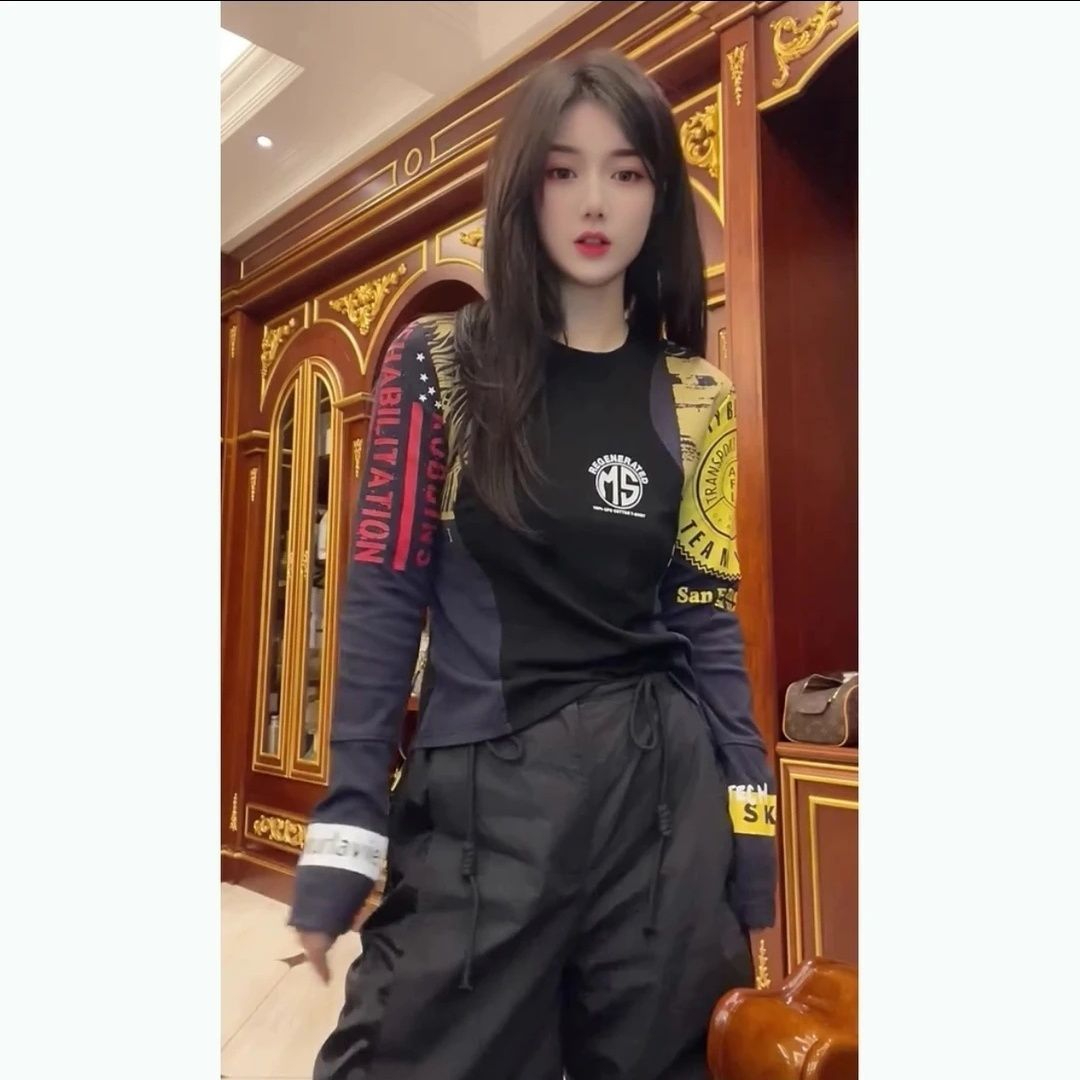 秋冬時尚潮流撞色拼接月亮印花百搭顯瘦修身氣質圓領洋氣cs打底衫