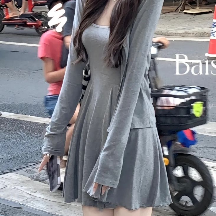 時尚套裝2023早秋新款韓版休閒顯瘦褶皺吊帶裙+百搭開衫兩件套女
