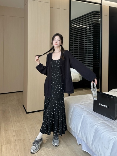 实拍 法式设计感气质吊带裙+韩版纯色宽松毛衣外套两件套