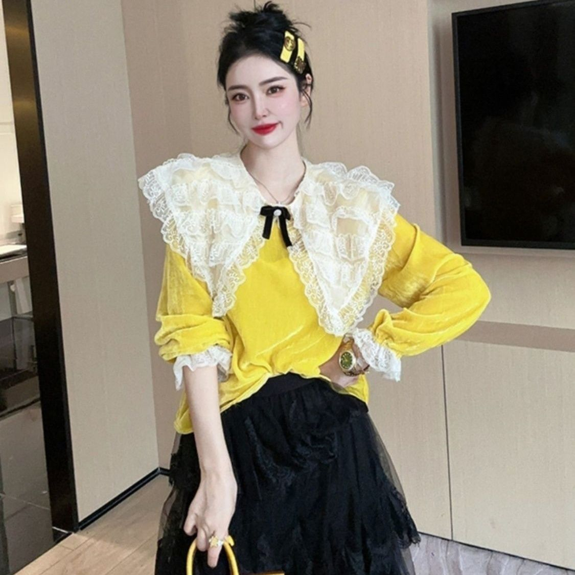 黃色娃娃領金絲絨長袖襯衫慵懶風早秋裝女2023年新款別致漂亮小衫